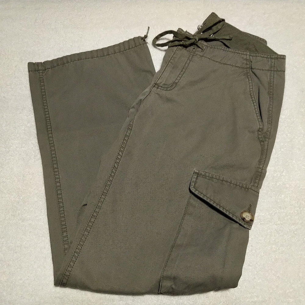 Gap Cargo Pants - Size 6